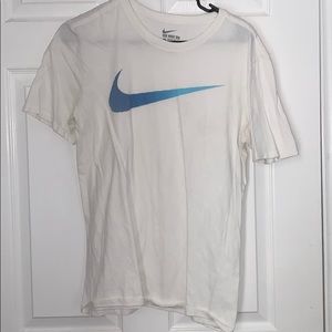 Men’s Nike tee